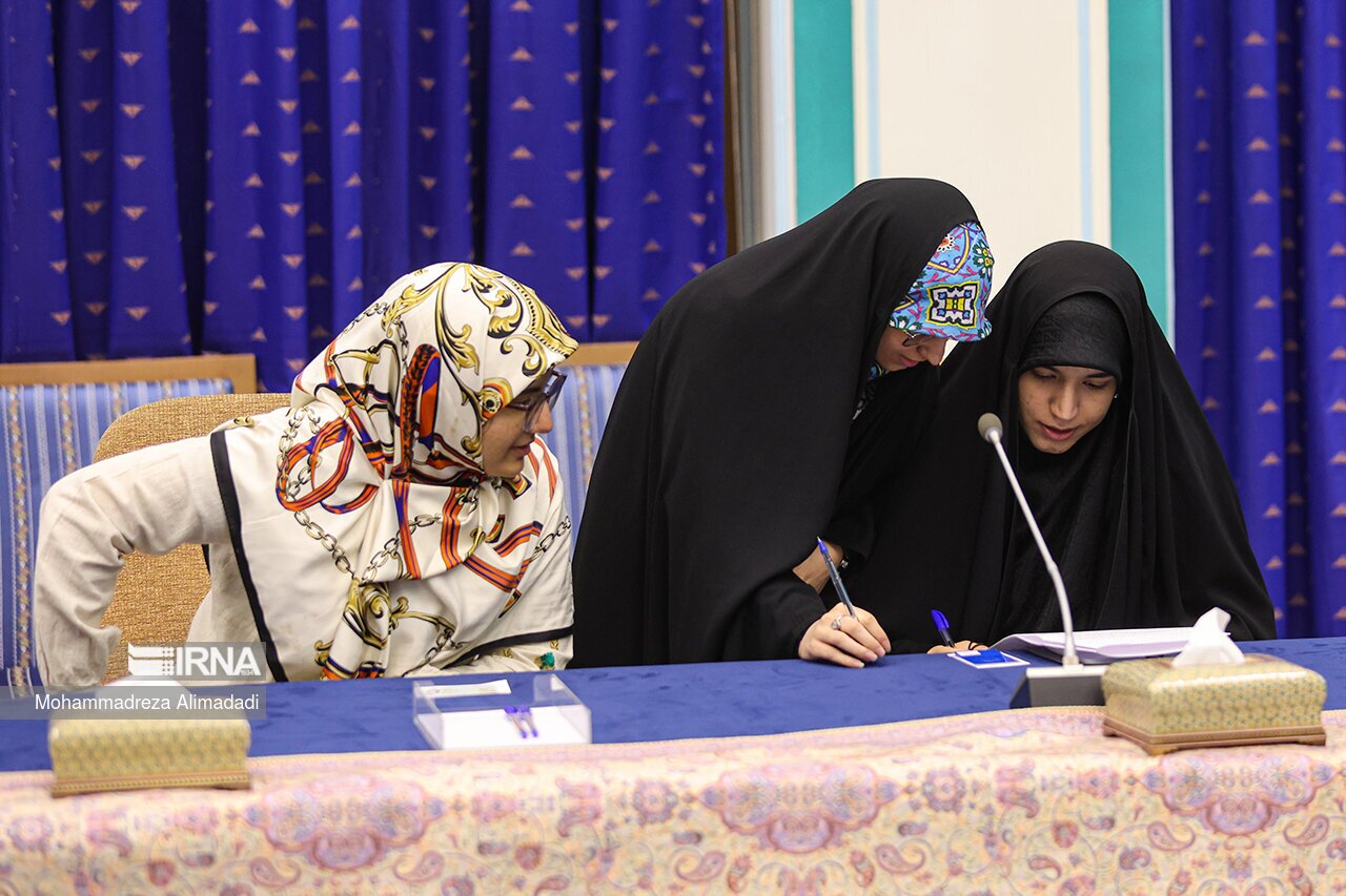 تصاویر: نشست تشکل ها و فعالان دانشجویی با رییس جمهور