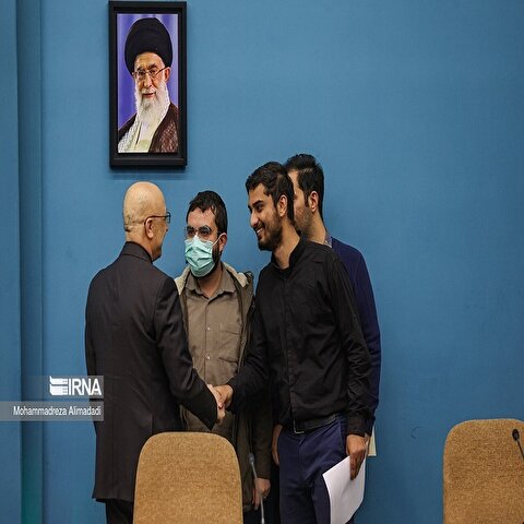 تصاویر: نشست تشکل ها و فعالان دانشجویی با رییس جمهور