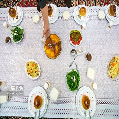 تصاویر: سفره‌های سنتی افطار