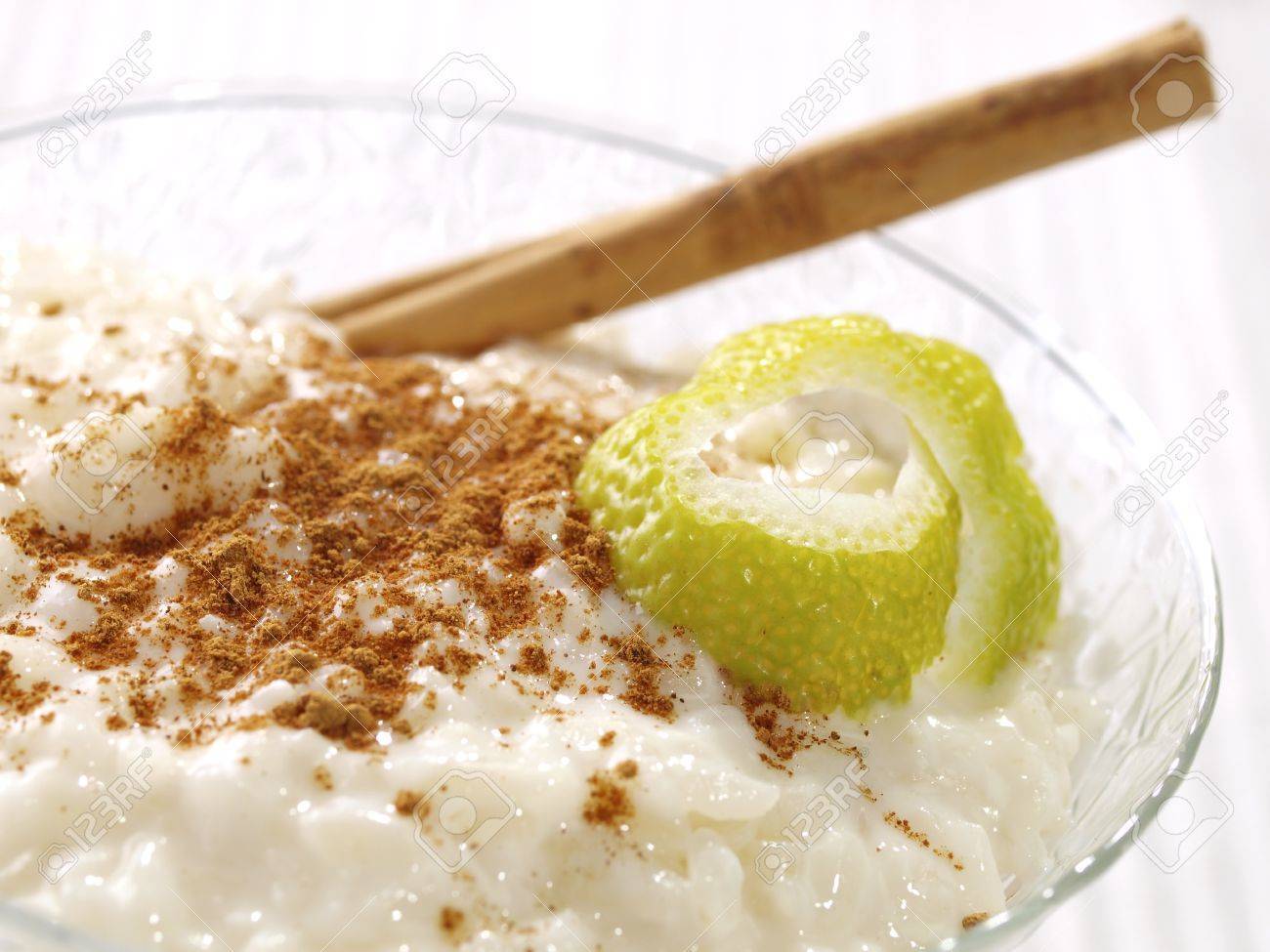 ۱۰ دسر عربی ساده و خوشمزه برای ماه رمضان ۱۰ دسر عربی ساده و خوشمزه برای ماه رمضان