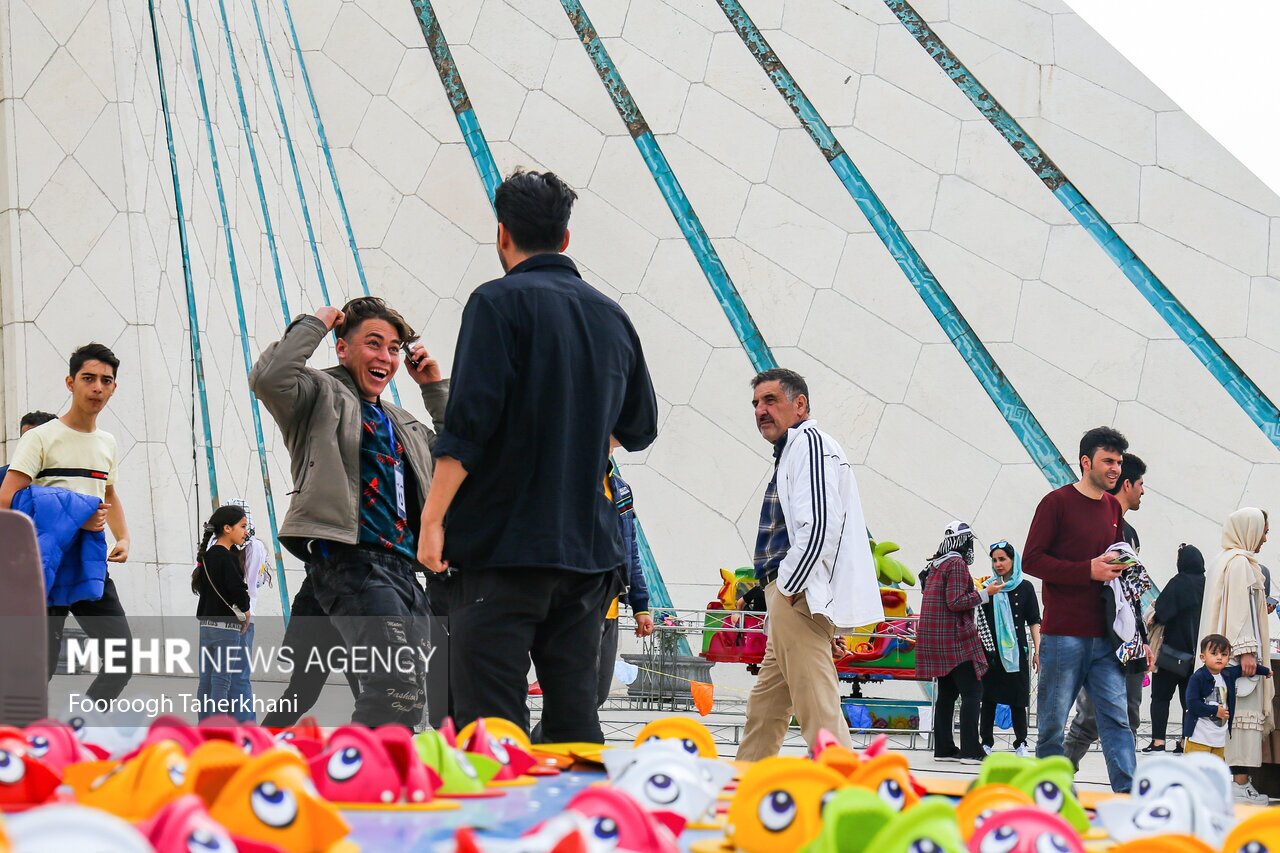 تصاویر: برج آزادی تهران در نوروز