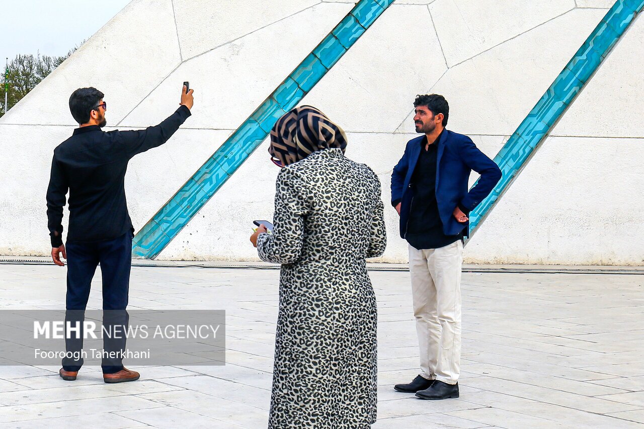 تصاویر: برج آزادی تهران در نوروز