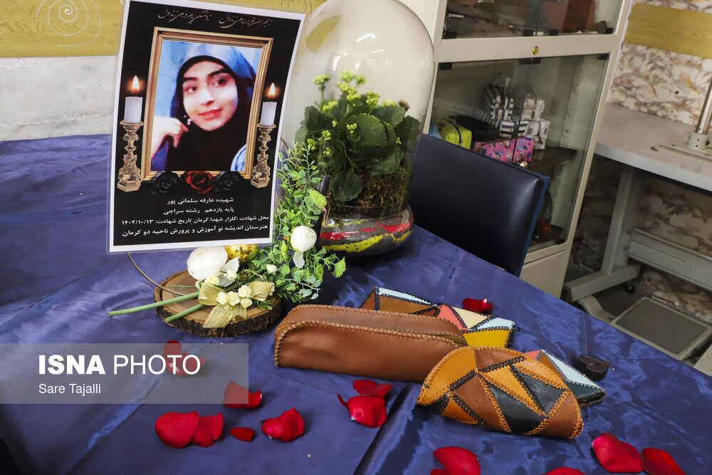 تصاویر: مراسم یادبود شهدای دانش آموزحادثه تروریستی کرمان (رفیق شهیدم)