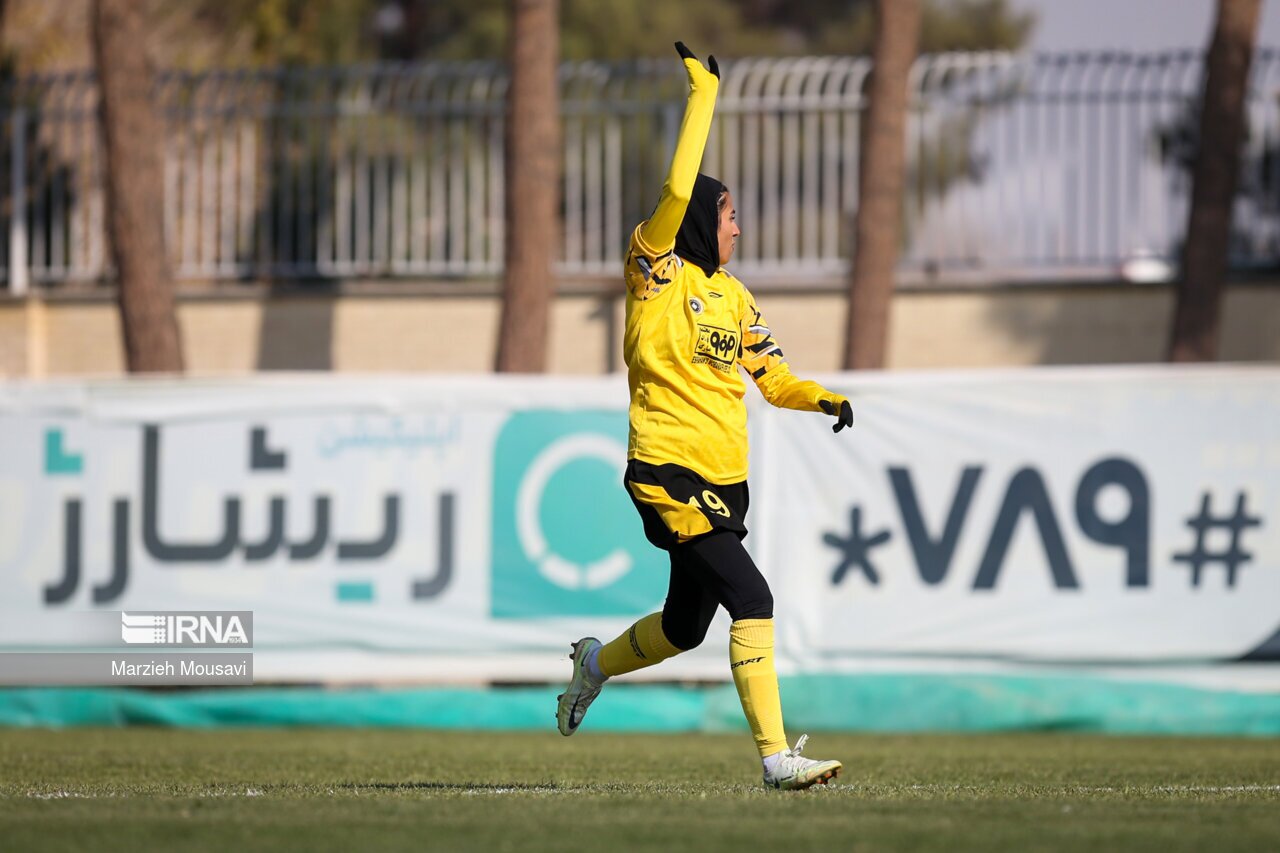 تصاویر: لیگ برتر فوتبال بانوان؛ «سپاهان» و «خاتون بم»