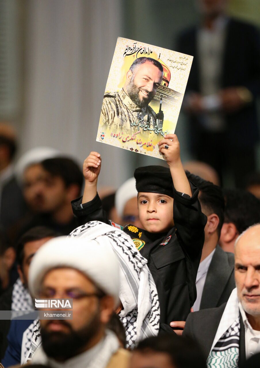 تصاویر: دیدار مردم کرمان و خوزستان با رهبر انقلاب