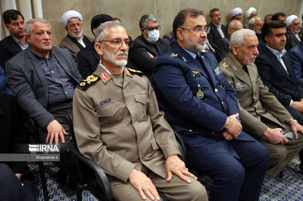 تصاویر: دیدار مردم کرمان و خوزستان با رهبر انقلاب