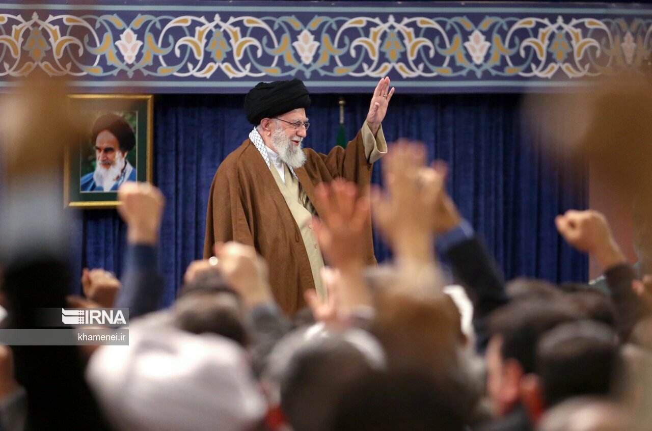 تصاویر: دیدار مردم کرمان و خوزستان با رهبر انقلاب