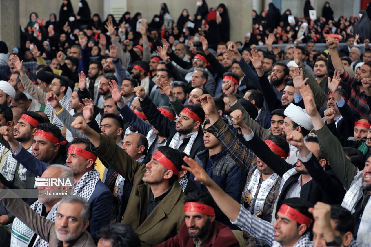 تصاویر: دیدار مردم کرمان و خوزستان با رهبر انقلاب