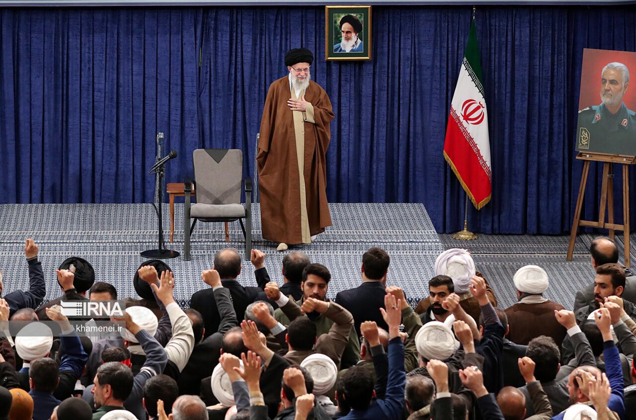 تصاویر: دیدار مردم کرمان و خوزستان با رهبر انقلاب