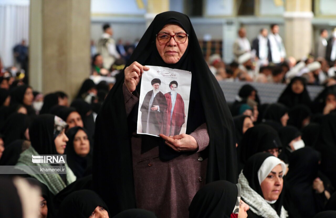 تصاویر: دیدار مردم کرمان و خوزستان با رهبر انقلاب