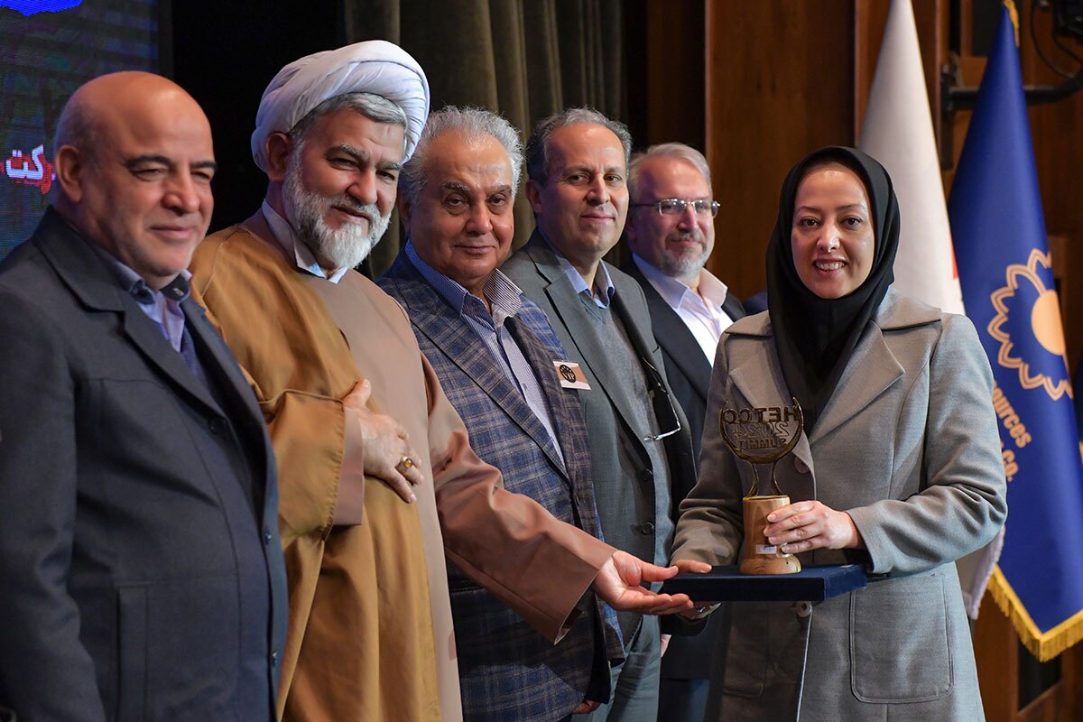 نشان طلایی تأثیرگذارترین و خلاقترین روابطعمومی در معرفی خدمات بانکی به بانک پاسارگاد تعلق گرفت نشان طلایی تأثیرگذارترین و خلاقترین روابطعمومی در معرفی خدمات بانکی به بانک پاسارگاد تعلق گرفت