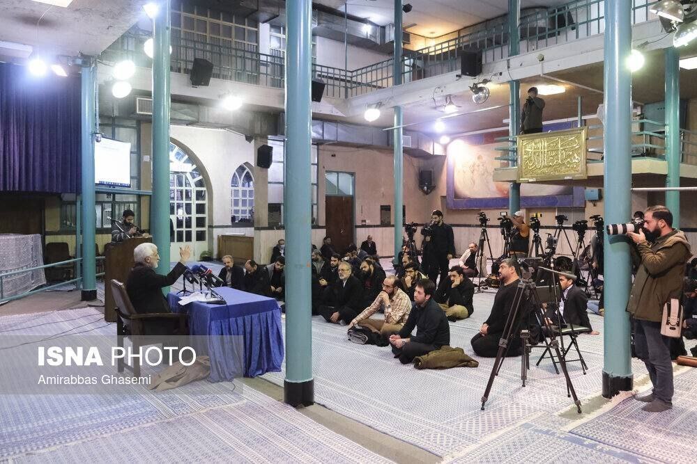 تصاویری از سخنرانی سعید جلیلی در حسینیه جماران که سوژه کاربران فضای مجازی شده
