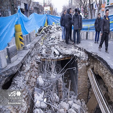 تصاویر: فرو نشست زمین درخیابان کارگر تهران