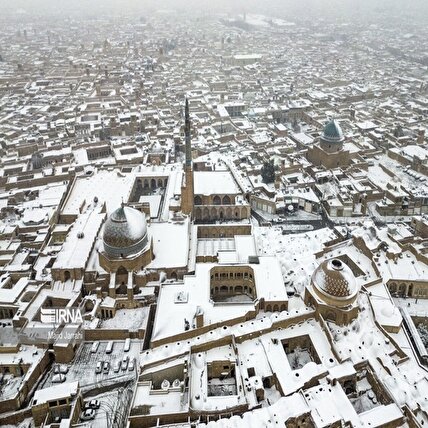 تصاویر: برف در بافت تاریخی یزد