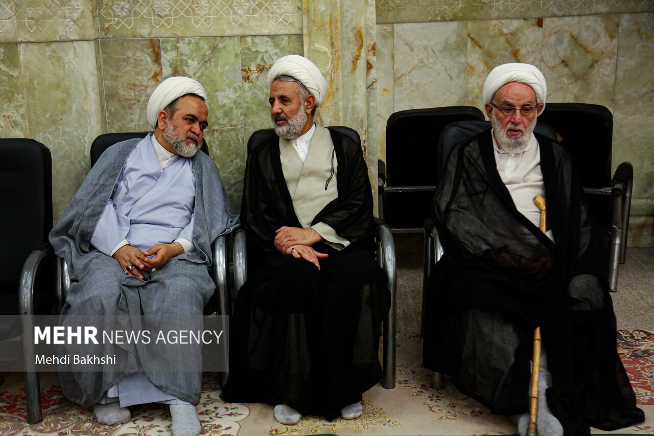 تصاویر: بزرگداشت آیت الله سلیمانی در مسجد اعظم قم