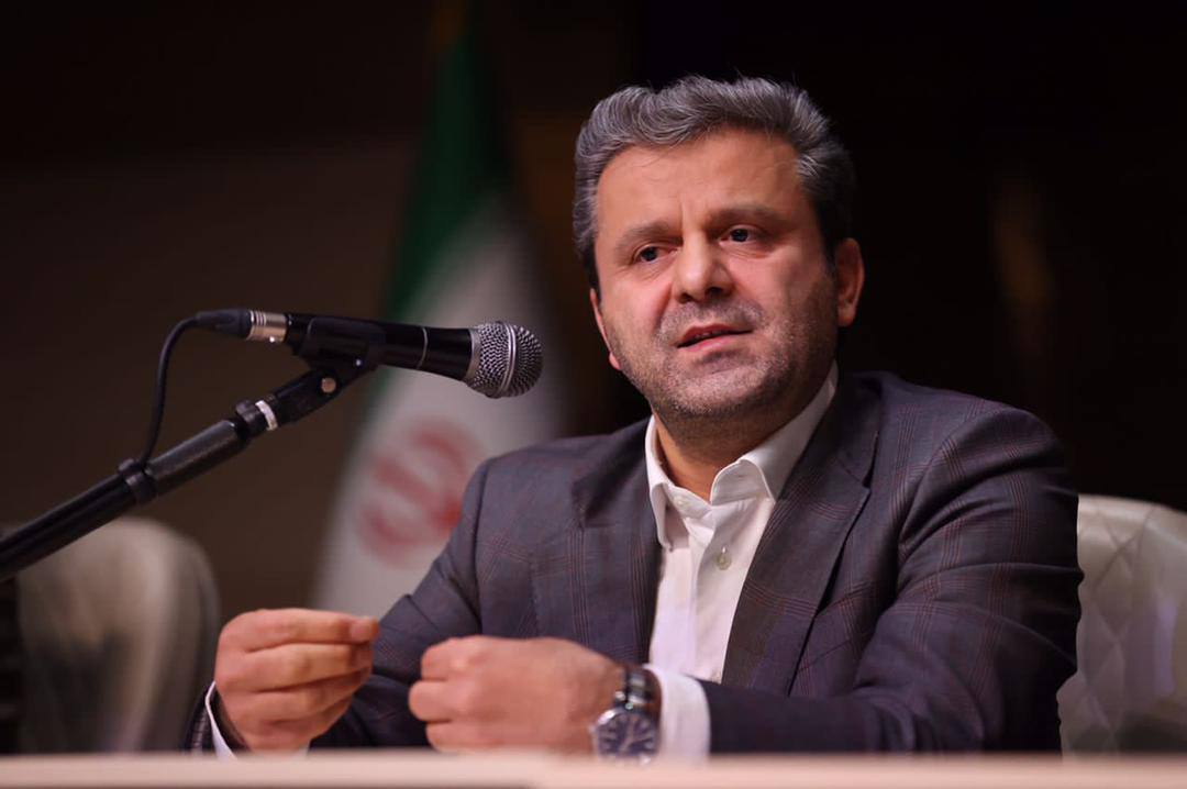 نشست سرپرست و رئیس هیأتمدیره بانک آینده با جمعی از سهامداران نشست سرپرست و رئیس هیأتمدیره بانک آینده با جمعی از سهامداران
