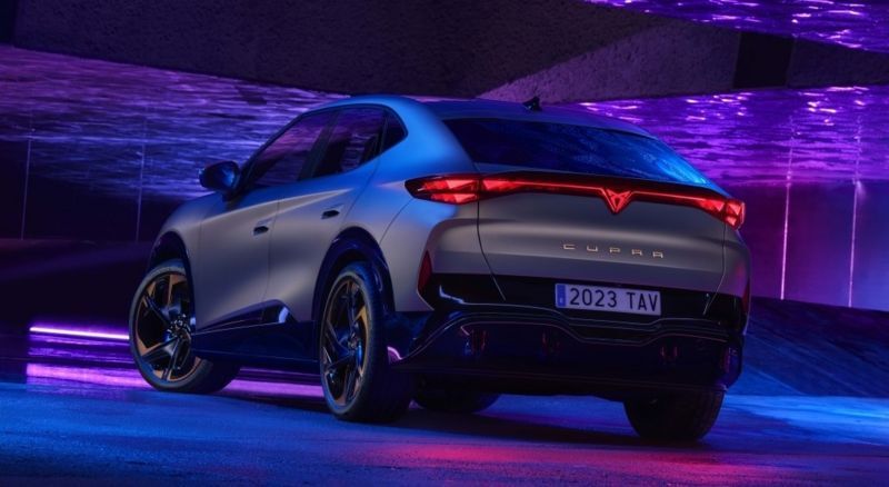 جهان خودرو؛ رونمایی از آخرین مدل بنزینی بنز کلاس E