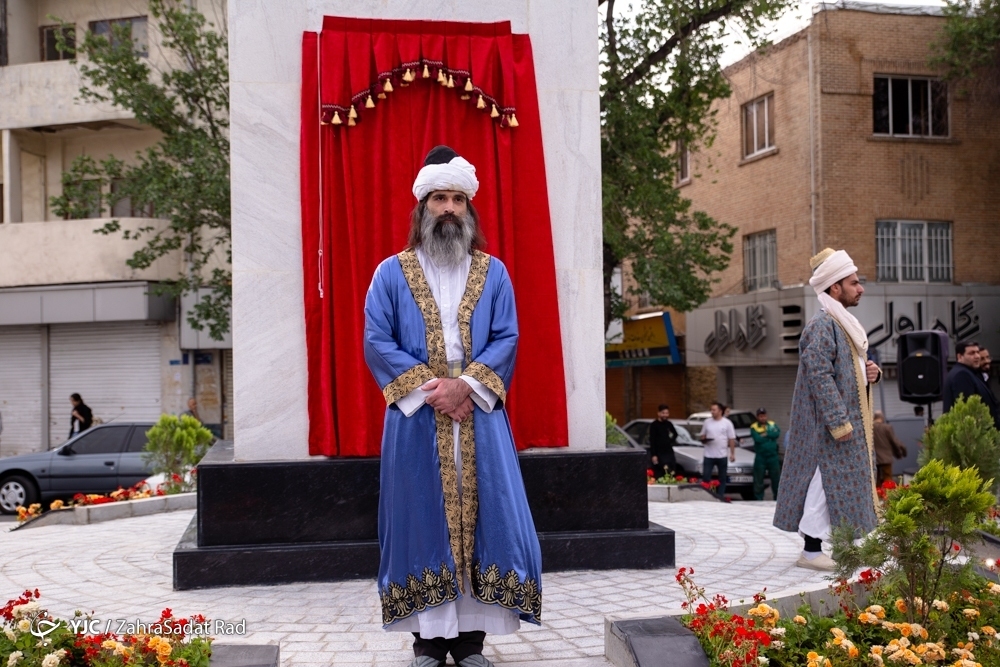 تصاویر: رونمایی از مجسمه برنزی سعدی