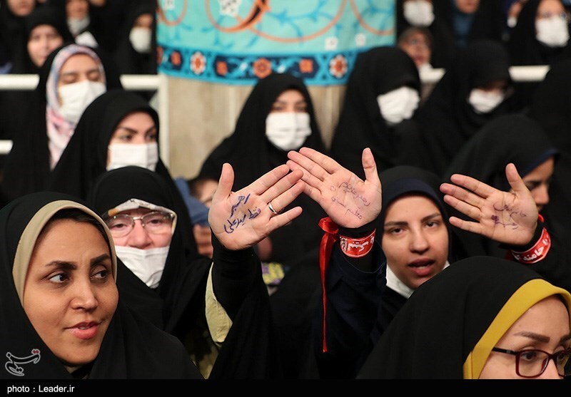 تصاویر: دیدار جمعی از معلمان و فرهنگیان سراسر کشور با مقام معظم رهبری