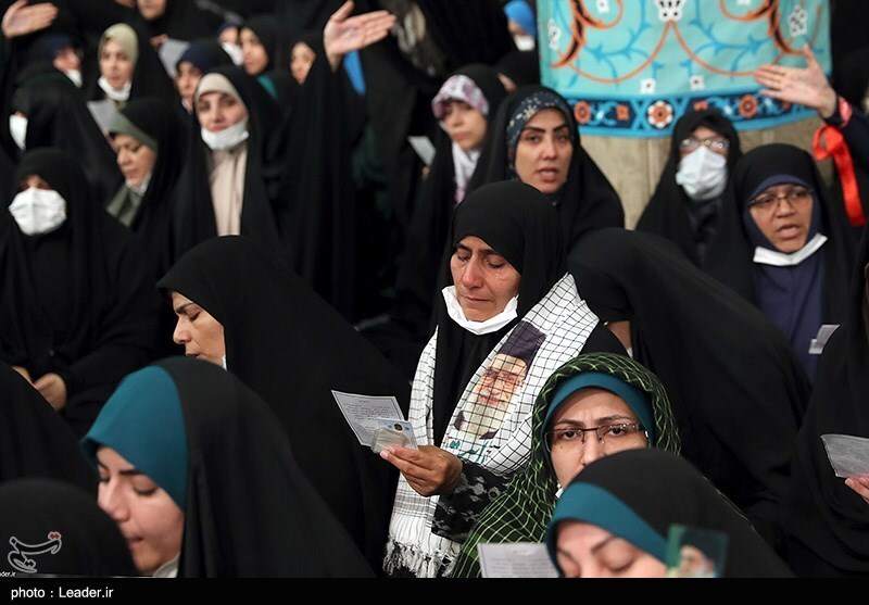 تصاویر: دیدار جمعی از معلمان و فرهنگیان سراسر کشور با مقام معظم رهبری