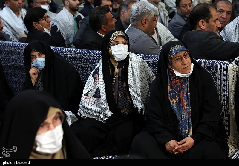 تصاویر: دیدار جمعی از معلمان و فرهنگیان سراسر کشور با مقام معظم رهبری