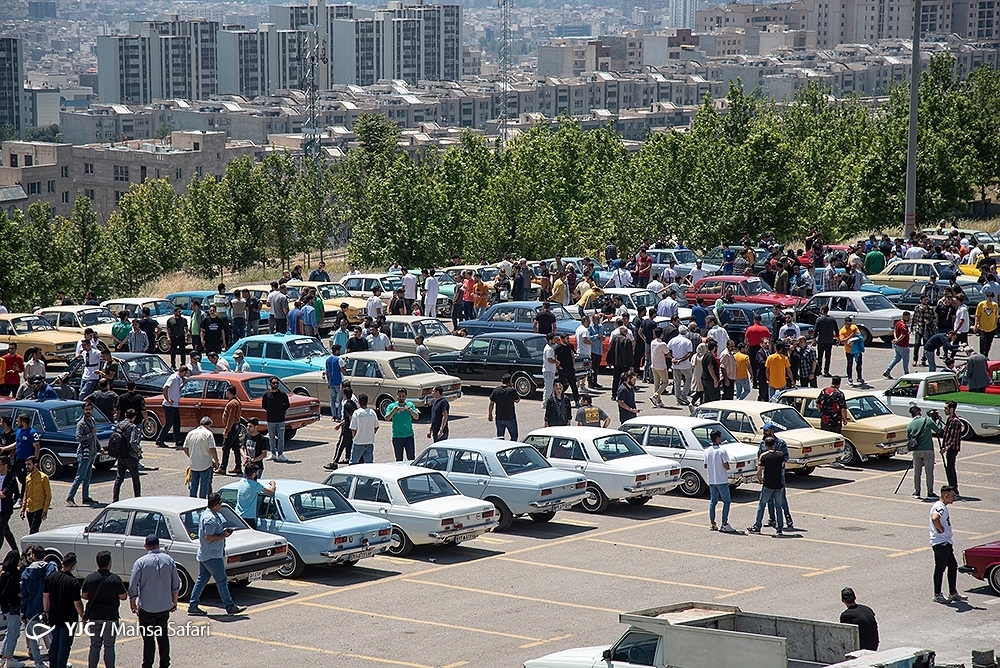 تصاویر: گردهمایی پیکان سوار‌ها در برج میلاد تهران
