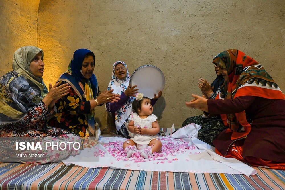 تصاویر: آیین سنتی گل غلتان نوزادان امیریه دامغان