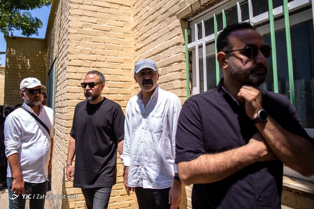 تصاویر: مراسم تشییع پیکر هنرمند فقید سینما و تلویزیون؛ حسام محمودی در بهشت زهرا (س)
