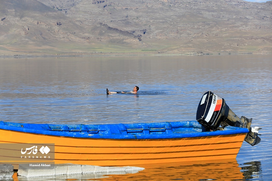 تصاویر: قایق سواری در « دریاچه ارومیه»