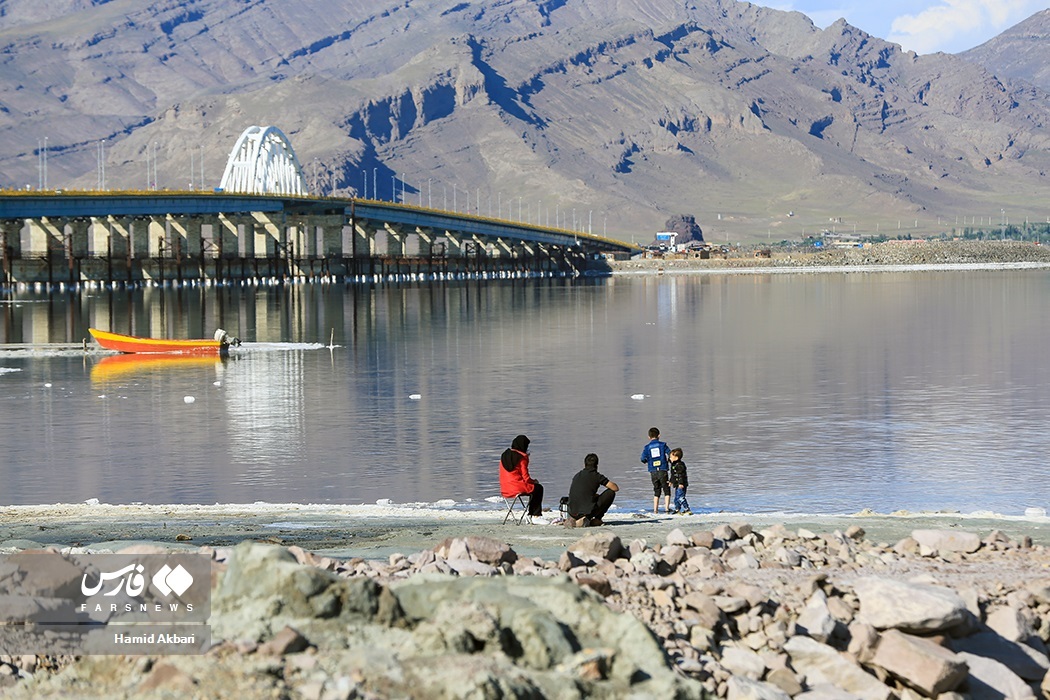 تصاویر: قایق سواری در « دریاچه ارومیه»