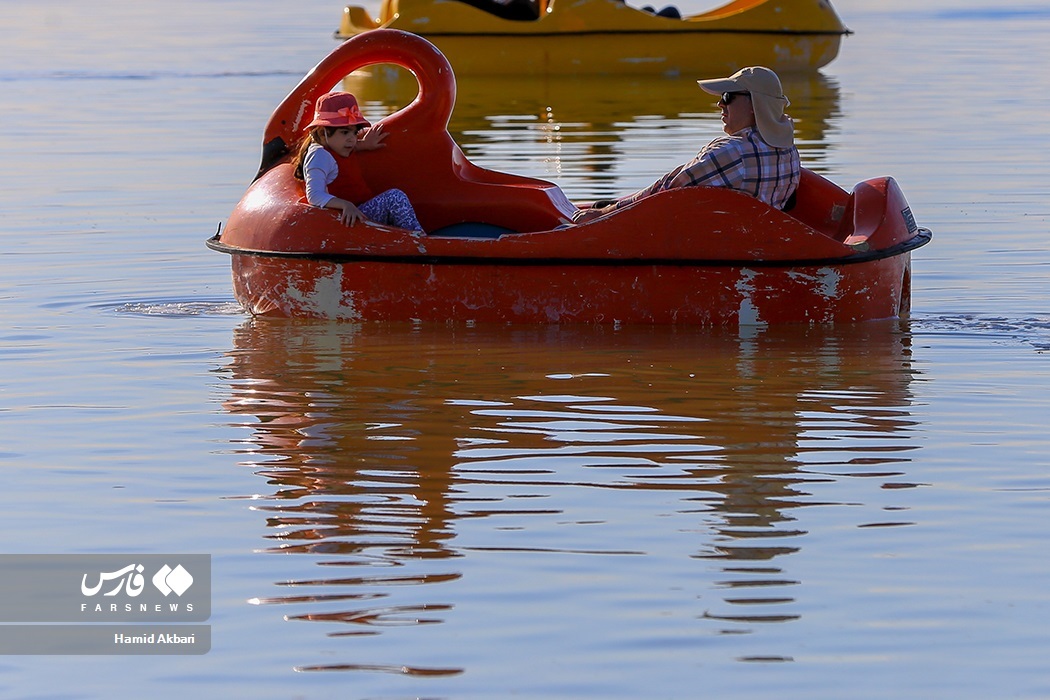 تصاویر: قایق سواری در « دریاچه ارومیه»