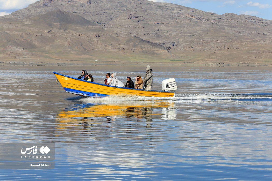 تصاویر: قایق سواری در « دریاچه ارومیه»