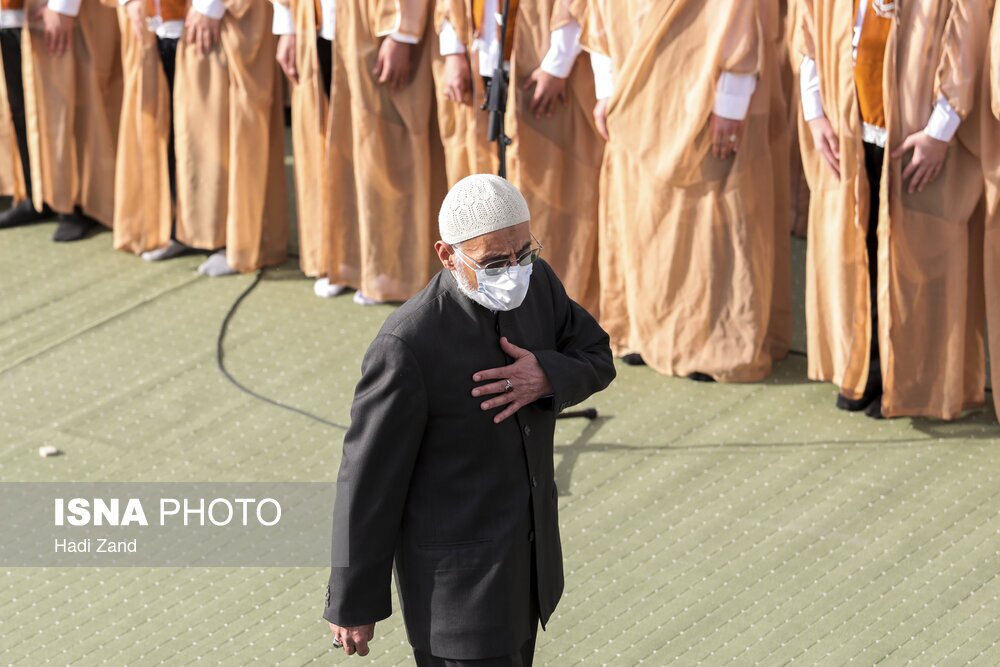 تصاویر: اقامه نماز عید فطر به امامت مقام معظم رهبری