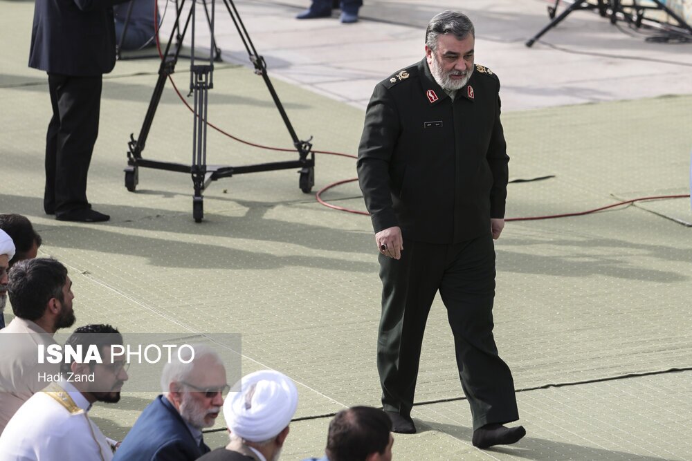 تصاویر: اقامه نماز عید فطر به امامت مقام معظم رهبری