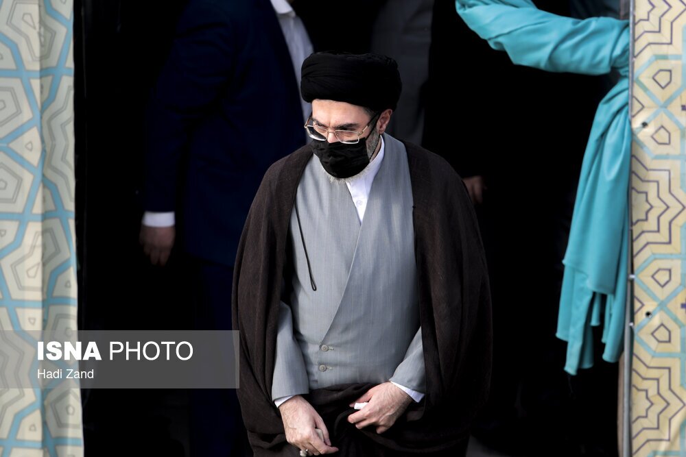 تصاویر: اقامه نماز عید فطر به امامت مقام معظم رهبری