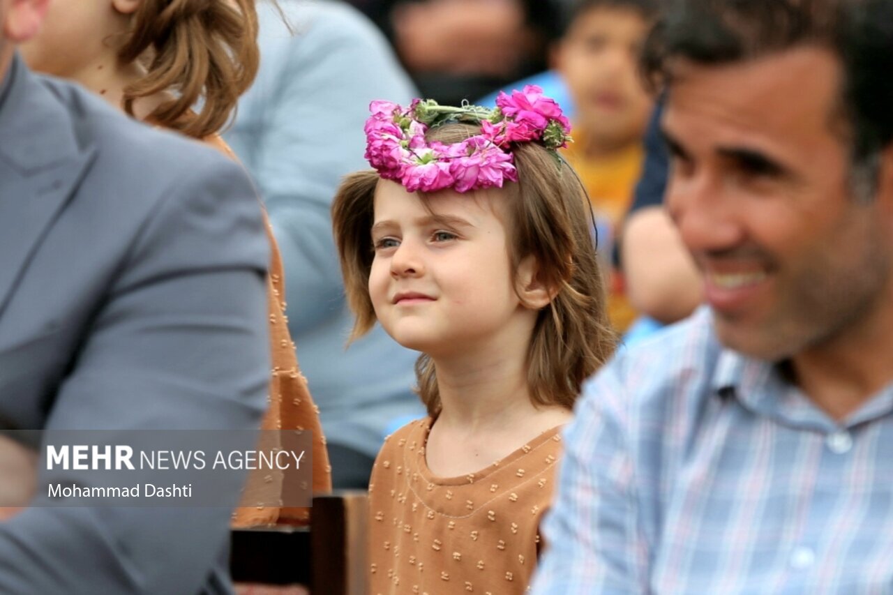 تصاویر: جشنواره گل و گلاب‌گیری شهرستان گرمی