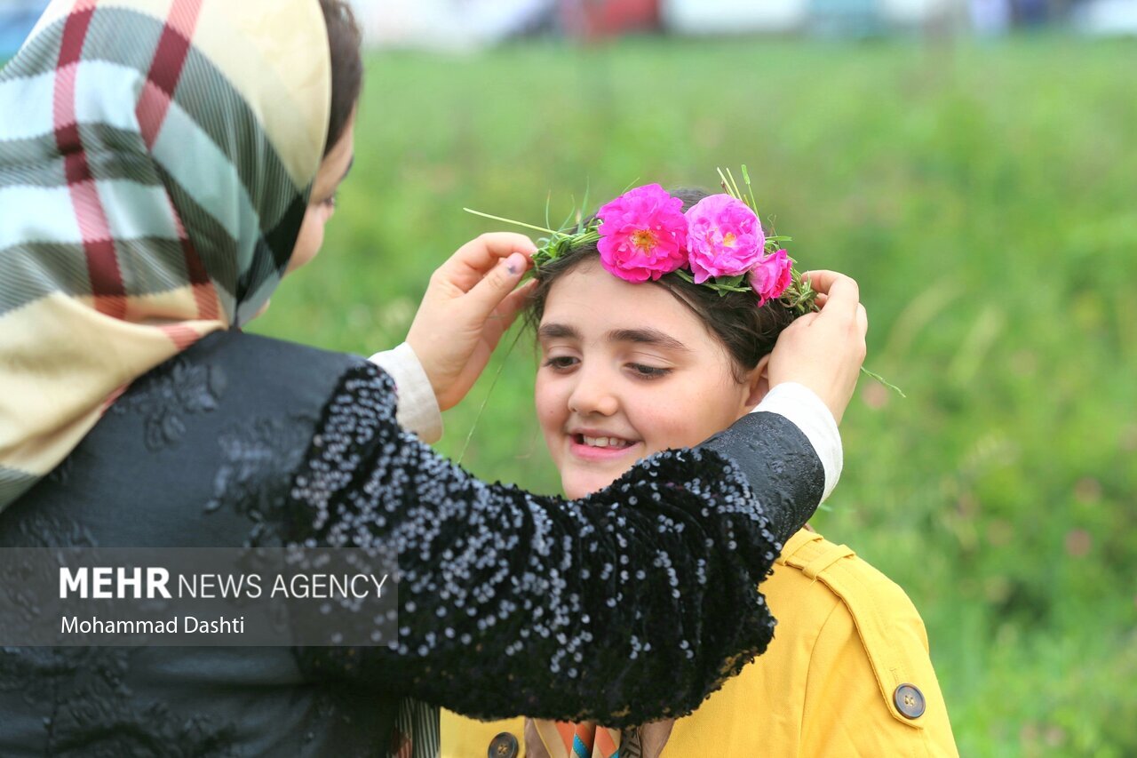 تصاویر: جشنواره گل و گلاب‌گیری شهرستان گرمی