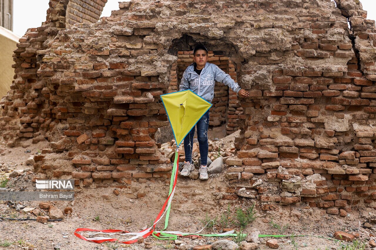 تصاویر: جشنواره باد بادک ها در زنجان