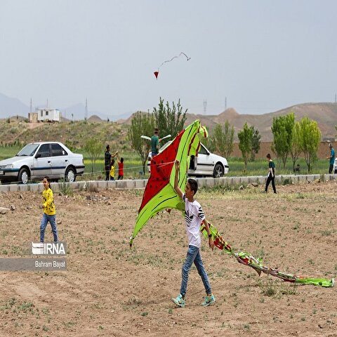 تصاویر: جشنواره باد بادک ها در زنجان