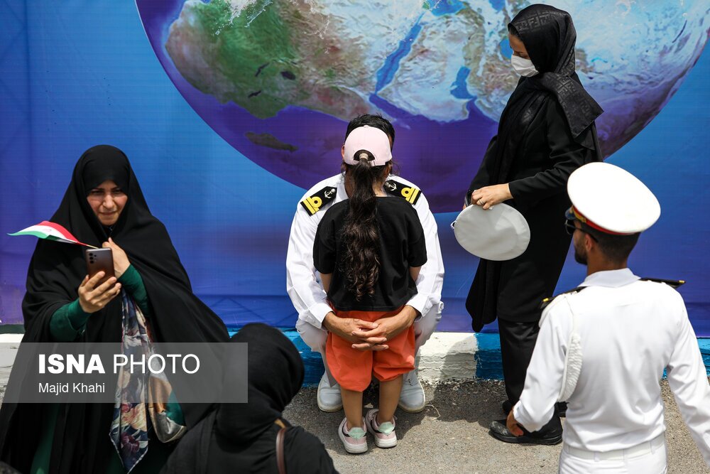 تصاویر: استقبال از ناوگروه ۸۶ نیروی دریایی
