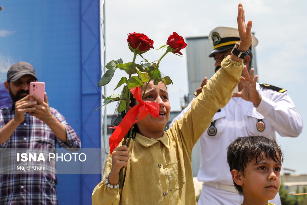 تصاویر: استقبال از ناوگروه ۸۶ نیروی دریایی