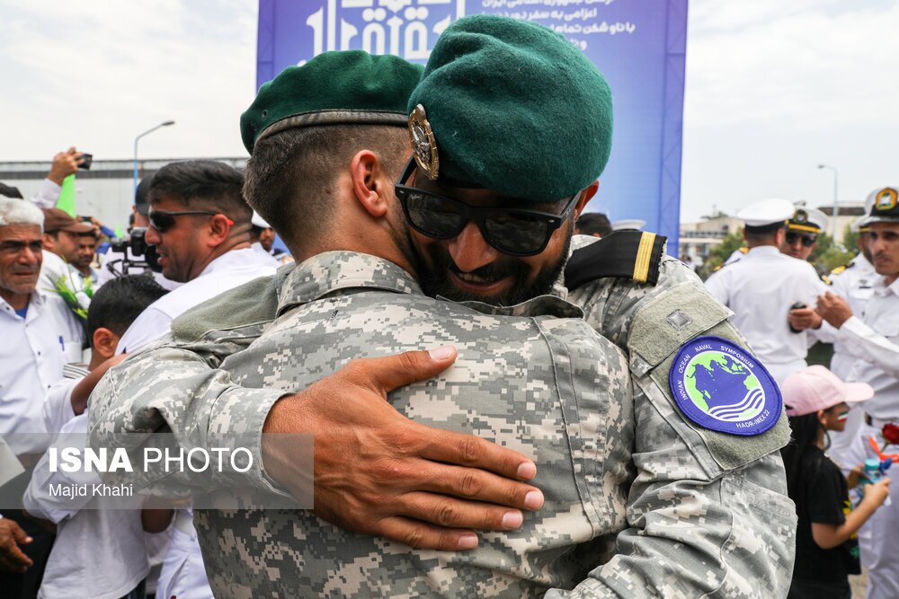 تصاویر: استقبال از ناوگروه ۸۶ نیروی دریایی