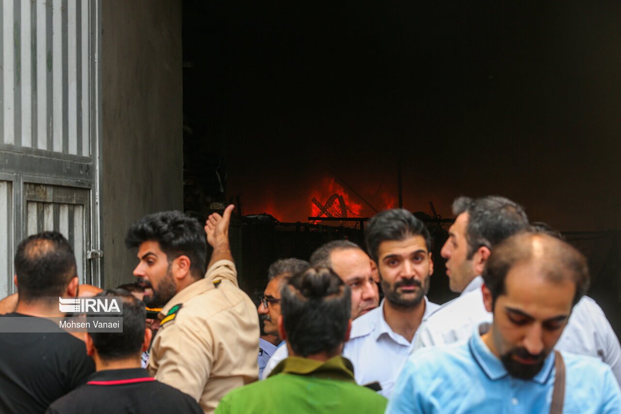 تصاویر: آتش سوزی در میدان رازی