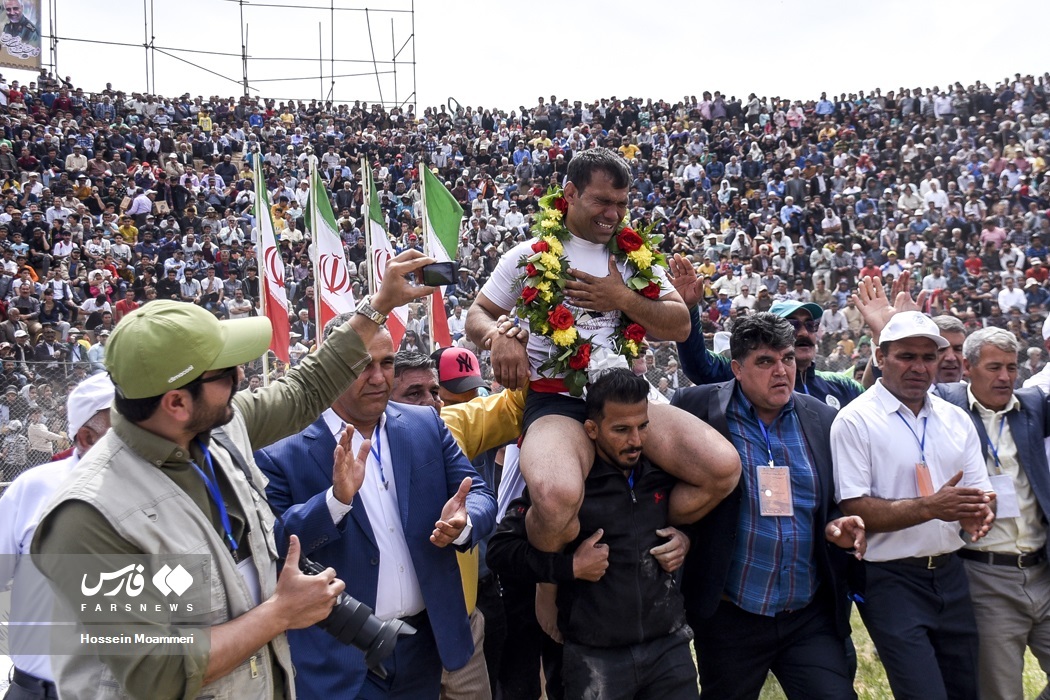 تصاویر: مسابقات «کشتی با چوخه» اسفراین