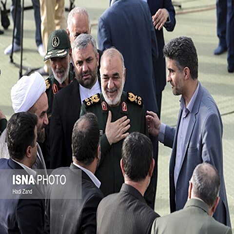 تصاویر: اقامه نماز عید فطر به امامت مقام معظم رهبری