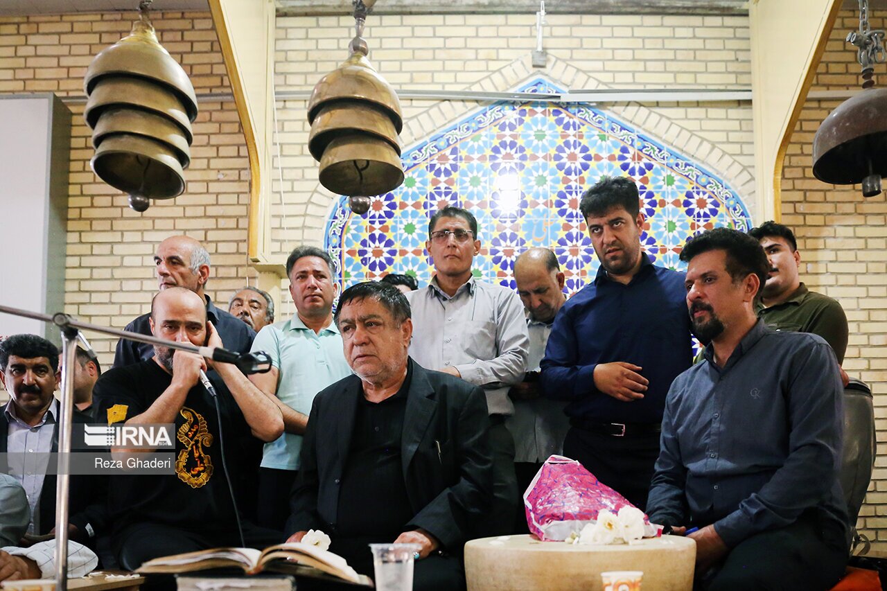 تصاویر: تشییع پیکر پهلوان «خلیل عقاب»