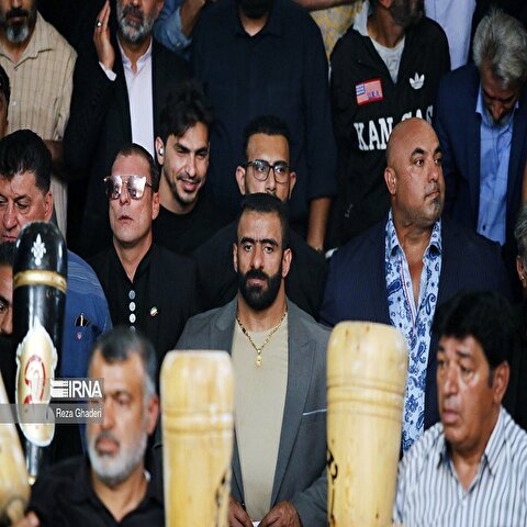 تصاویر: تشییع پیکر پهلوان «خلیل عقاب»