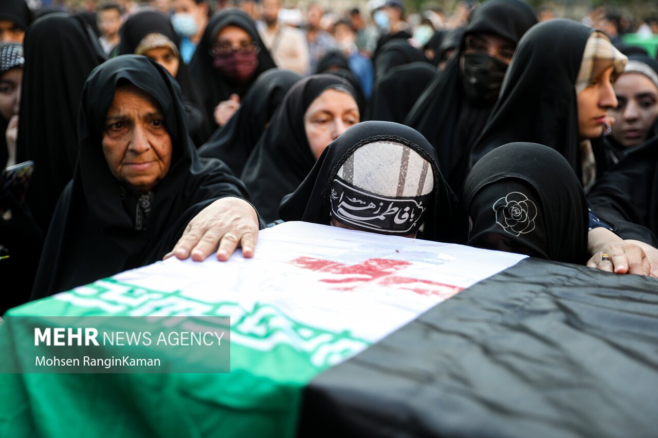 تصاویر: وداع با پیکر شهید جانی بت اوشانا