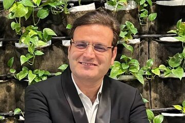 عبدالله مومنی فعال سیاسی بازداشت شد عبدالله مومنی فعال سیاسی بازداشت شد