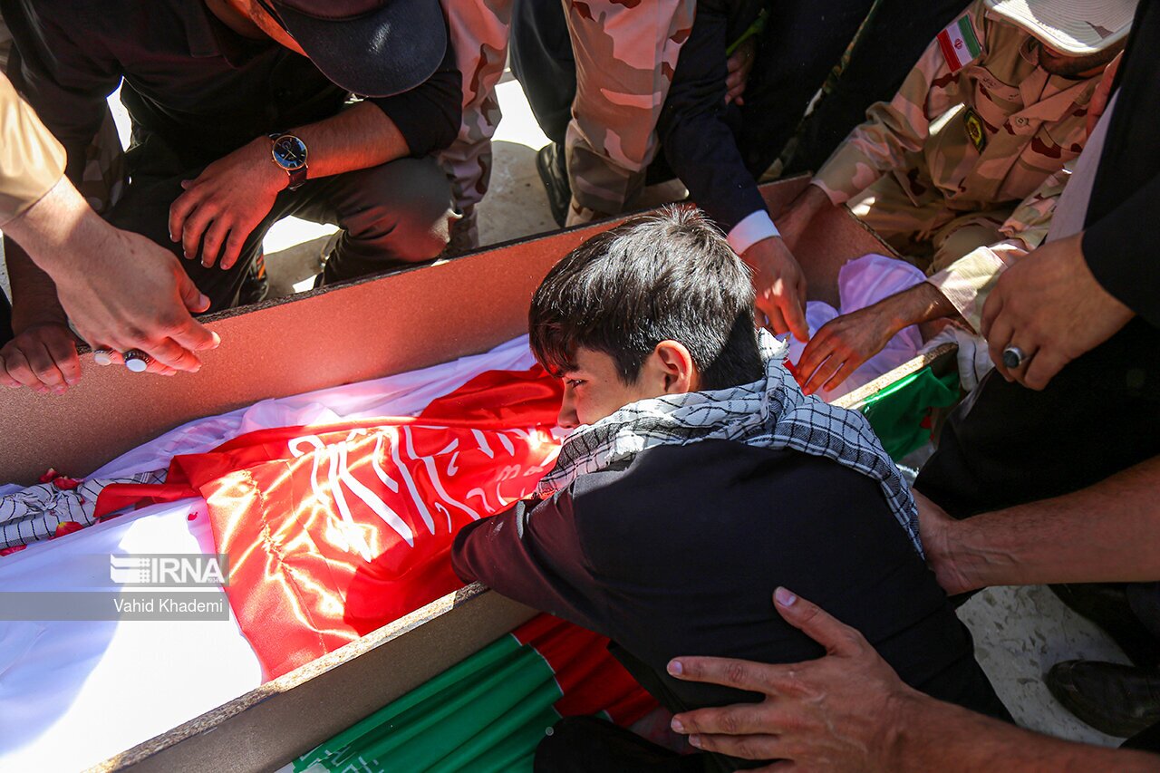 تصاویر: تشییع پیکر «محمدمهدی احمدی» که در نبرد با طالبان شهید شد
